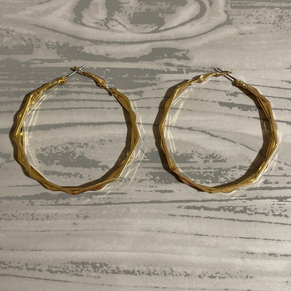 ettika Jewelry - Ettika Geometric 14K Gold Plated 2” Hoop Earrings